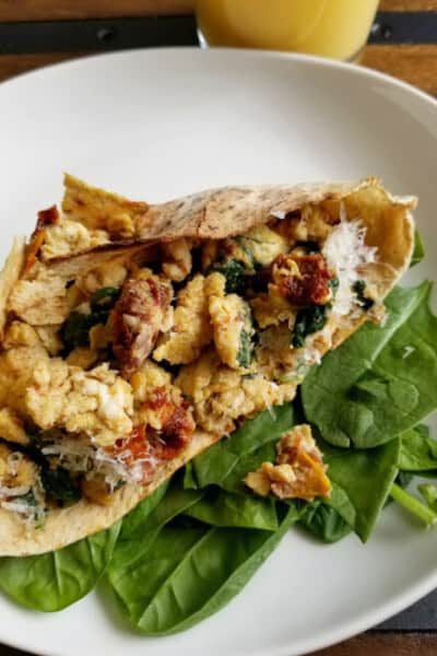 Mediterranean Egg & Spinach Breakfast Pitas