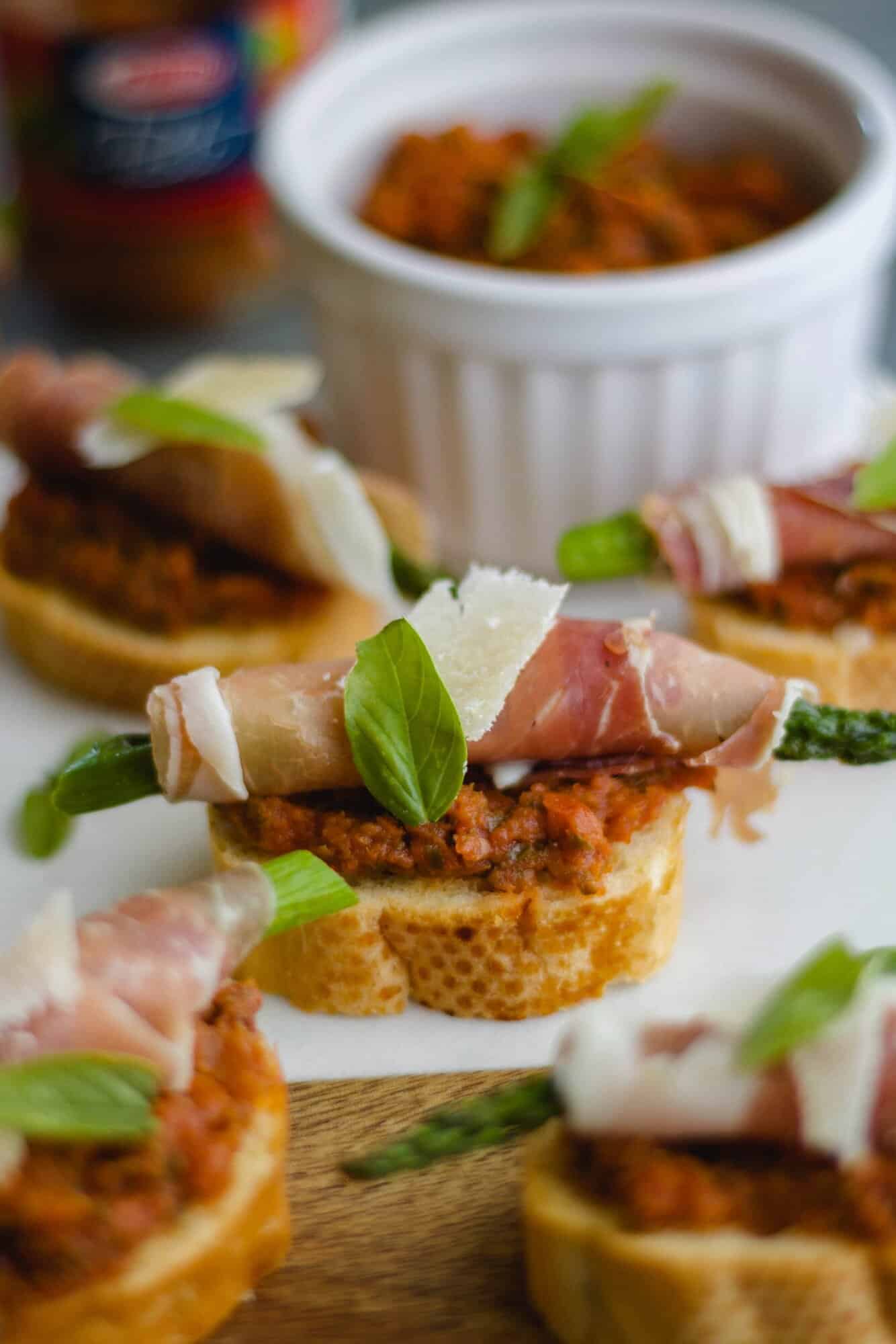 AsparagusProsciutto Crostini with Tomato Pesto A Life Delicious